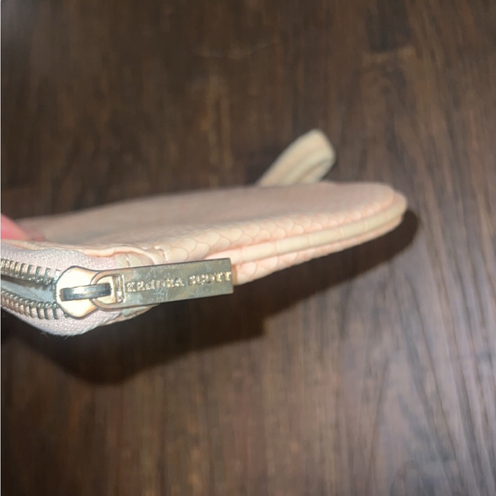 Kendra Scott 🌸 Elegant Pink Snakeskin Design Clutch. - Picture 5 of 5